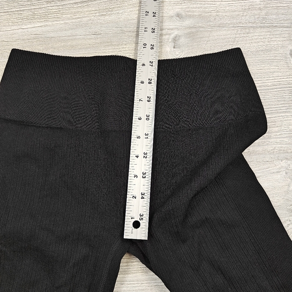 Fabletics Black Seamless Rib High-Waisted Leggings Size Large - Picture 6 of 11